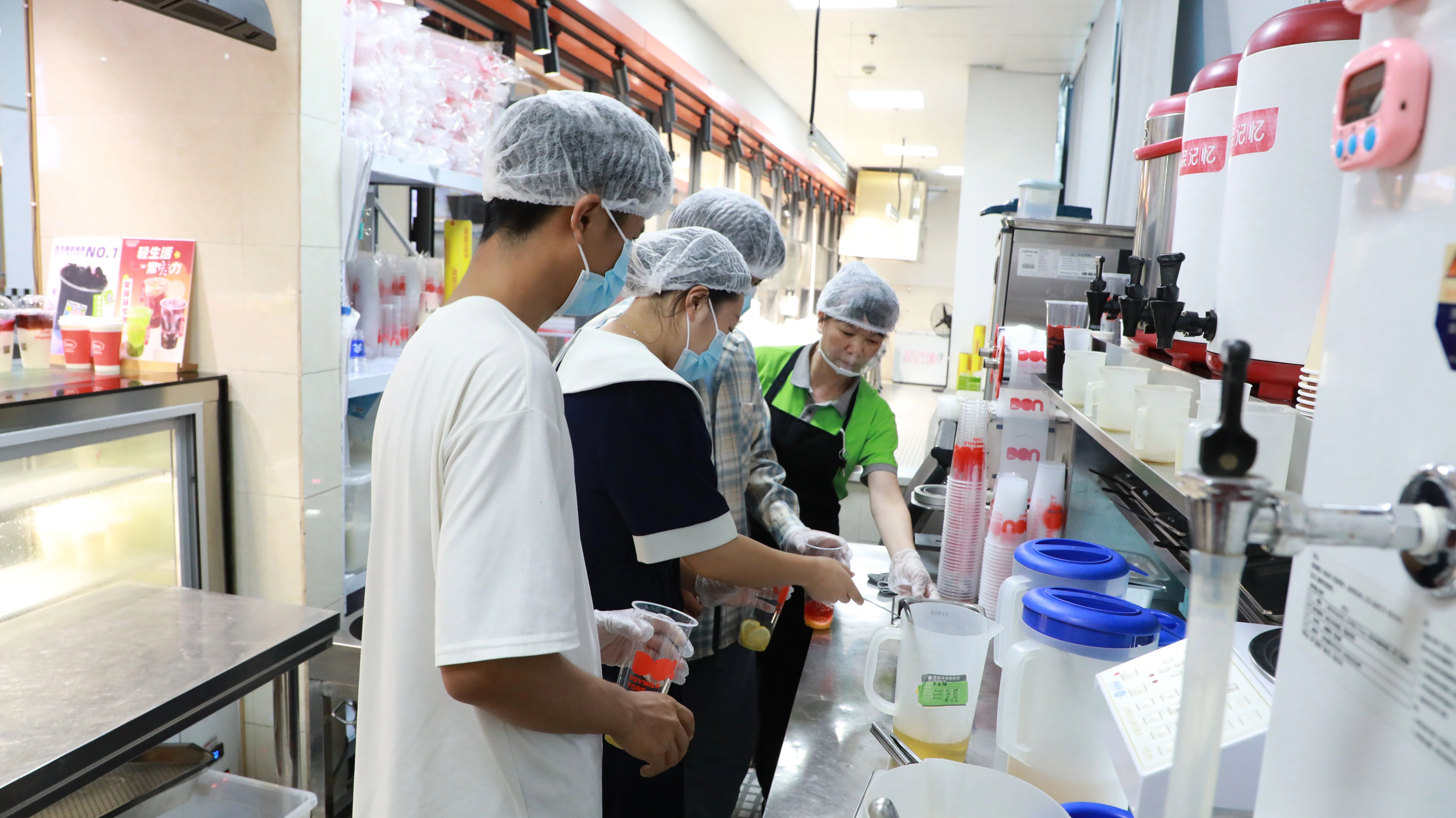 连任桂冠，，，，不忘初心——腾博会官网知食客杯美食评选圆满竣事_腾博会官网丨食堂团餐丨食堂承包丨学校食堂承包丨重庆食堂承包丨
