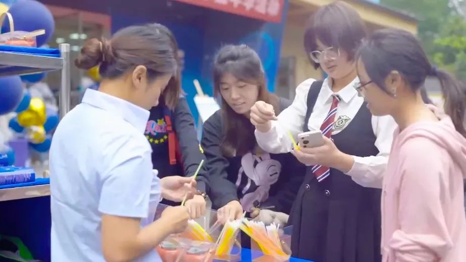 第五站 I 西南大学楠园星空食堂的“柿子”争取战_腾博会官网丨食堂团餐丨食堂承包丨学校食堂承包丨重庆食堂承包丨