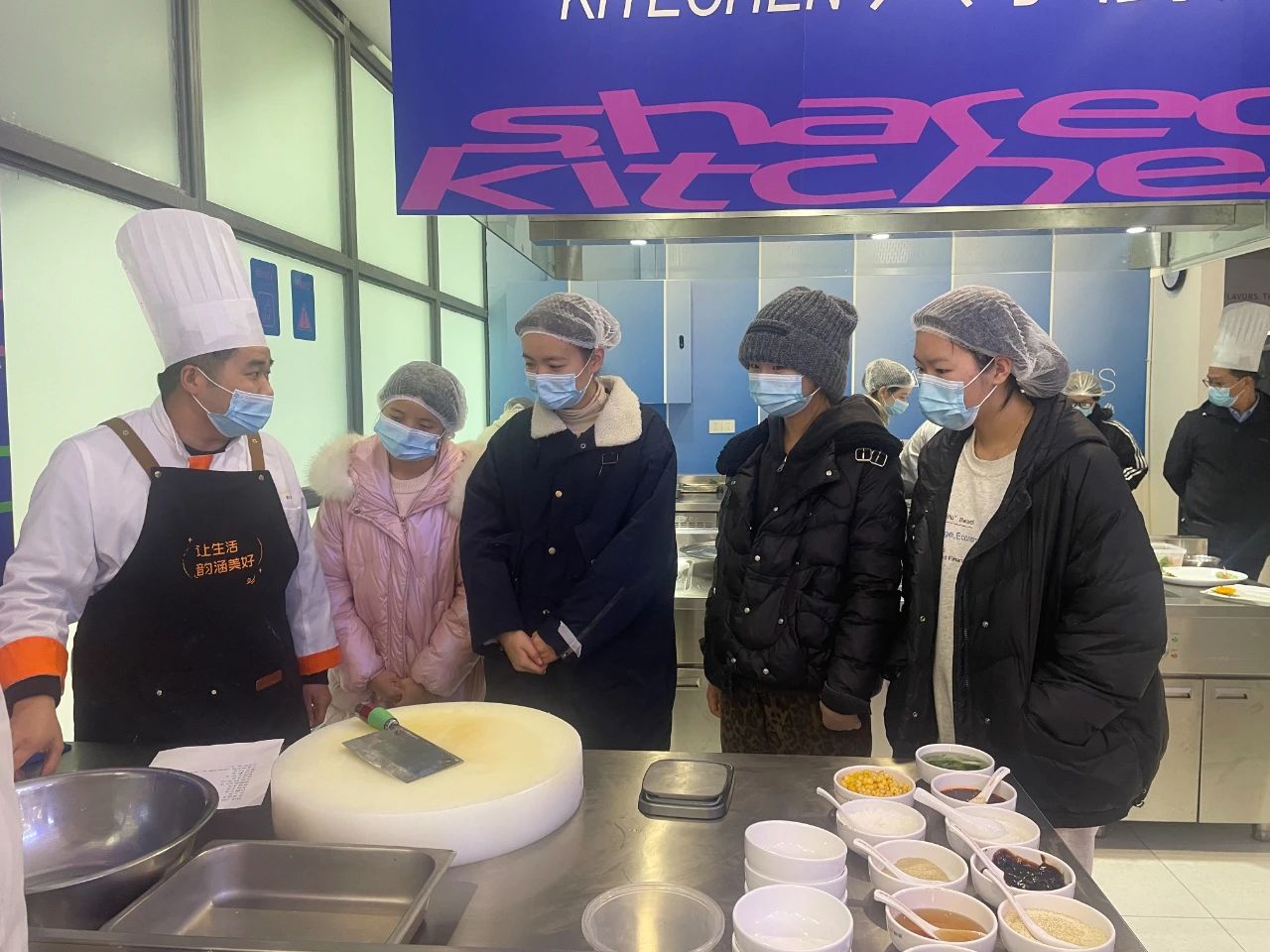 趣在美食 . 共享厨房_腾博会官网丨食堂团餐丨食堂承包丨学校食堂承包丨重庆食堂承包丨